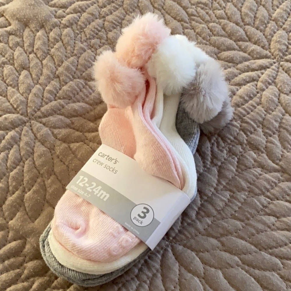 Carter’s 3 pack crew Pom Pom socks - Picture 2 of 7